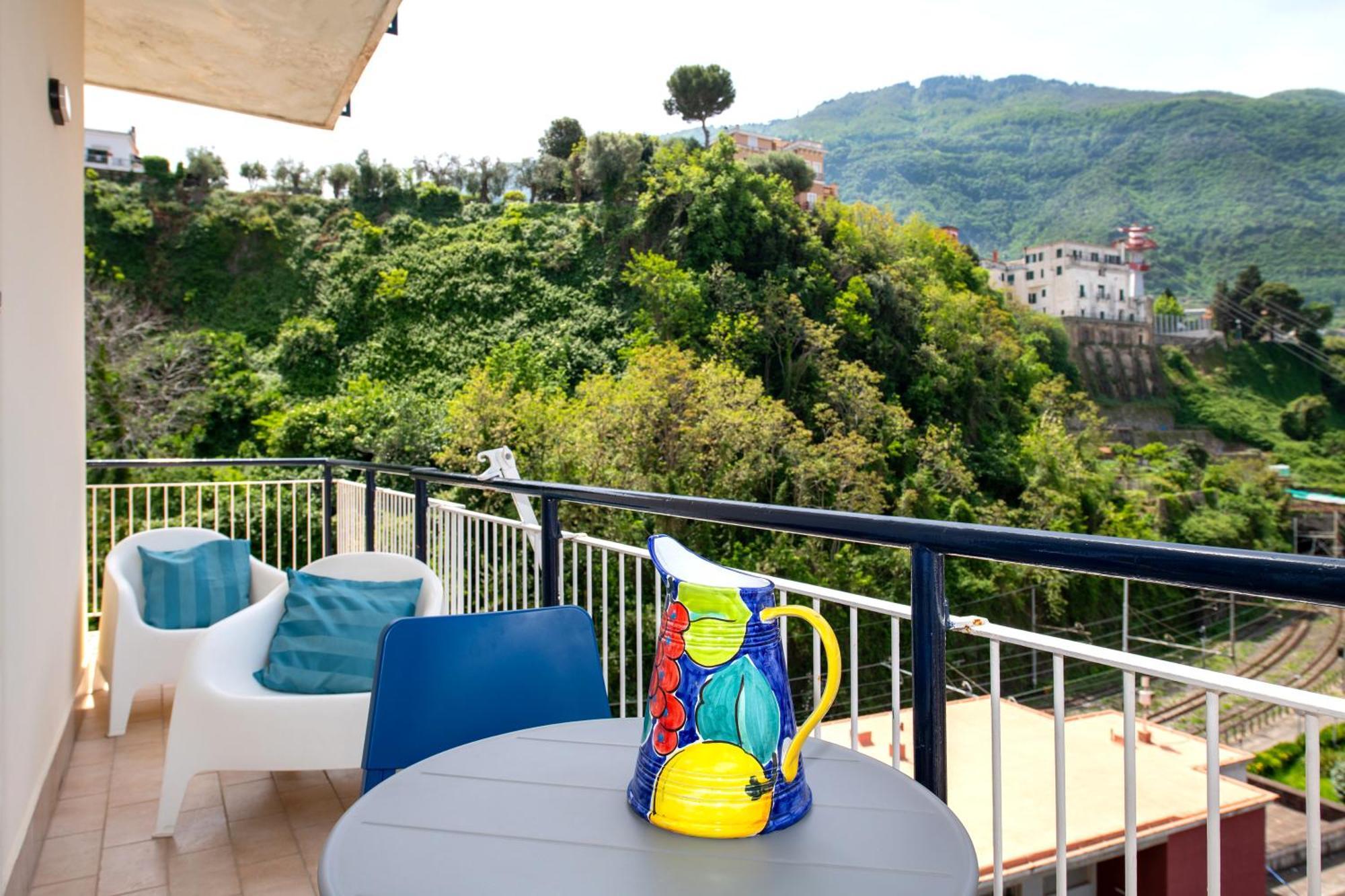 Shabby Chic Seaview Apartments Кастелламмаре-ди-Стабия Экстерьер фото